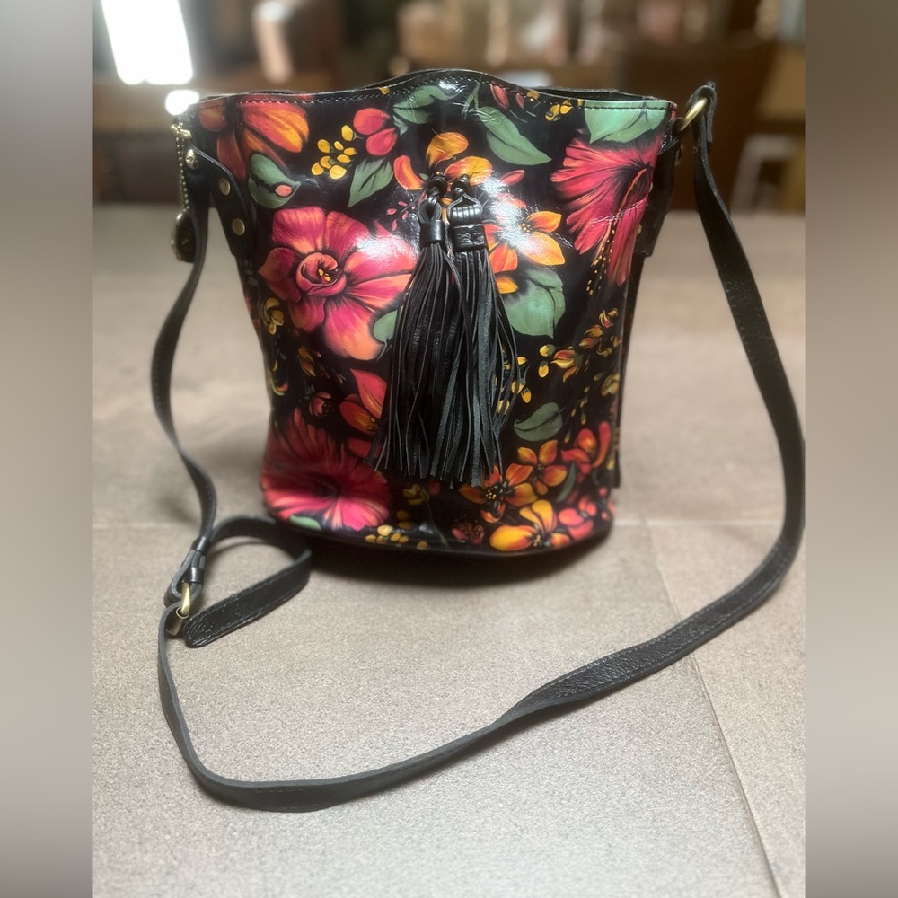 Patricia Nash Accadia Bucket Bag Tropical Escape